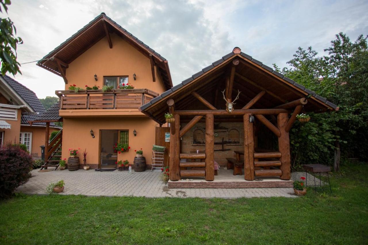 Hotel Casa Tibi Praid Exterior foto